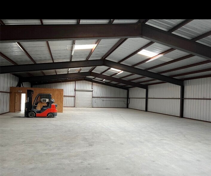 More Photos Of 411 Lee Rd, Mineral Wells Warehouse For Sale
