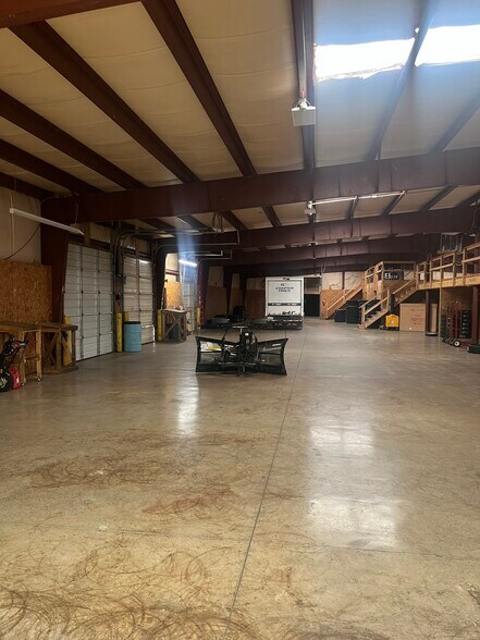 More Photos Of 386 Hill St, Biddeford Warehouse For Sale