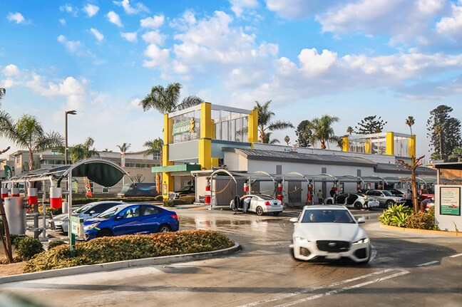 More Photos Of 1807 N Main St, Santa Ana Carwash For Sale