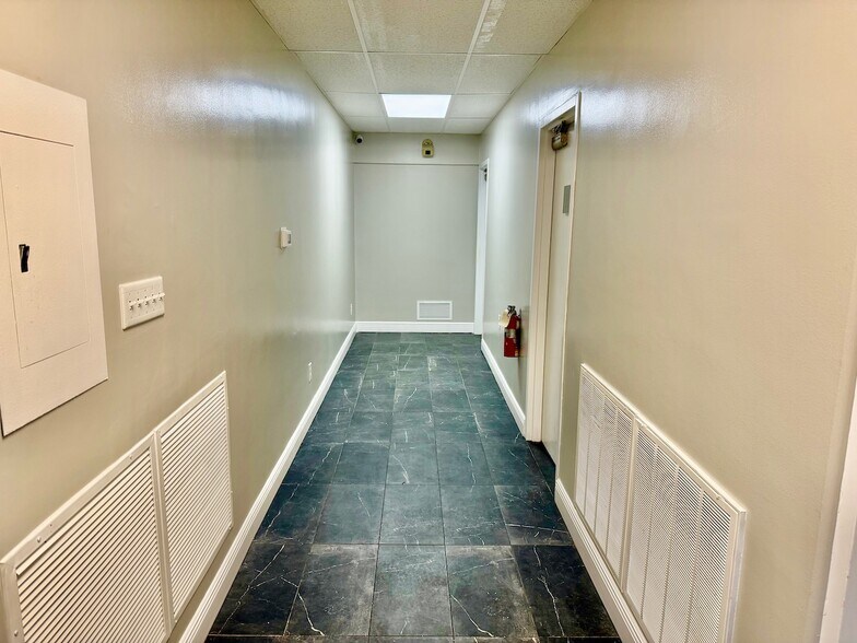 More Photos Of 2455 Stanley Ave, Dayton Auto Dealership For Sale