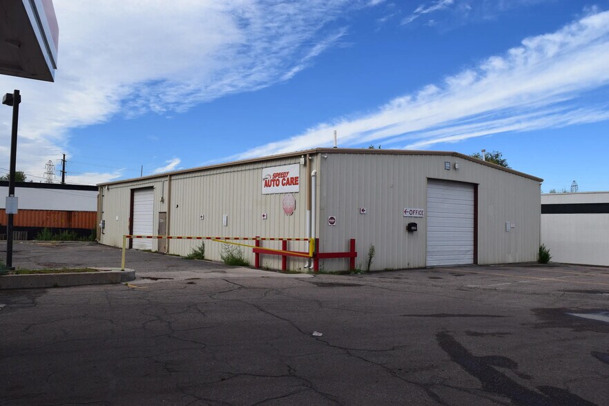Primary Photo Of 4605 S Santa Fe Dr, Englewood Service For Lease