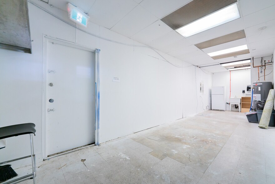 More Photos Of 111 Terminal Av, Nanaimo General Retail For Sale