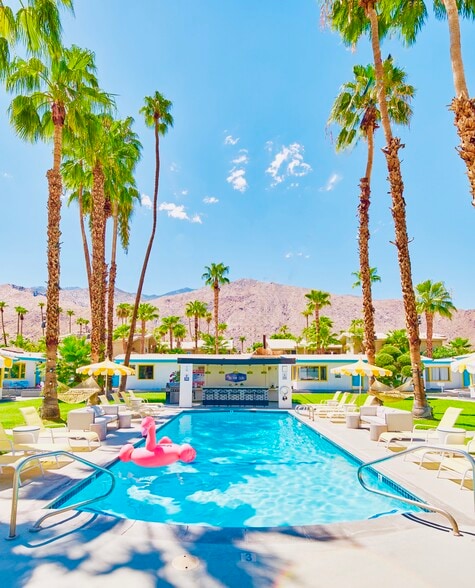 More Photos Of 754 E San Lorenzo Rd, Palm Springs Hotel For Sale