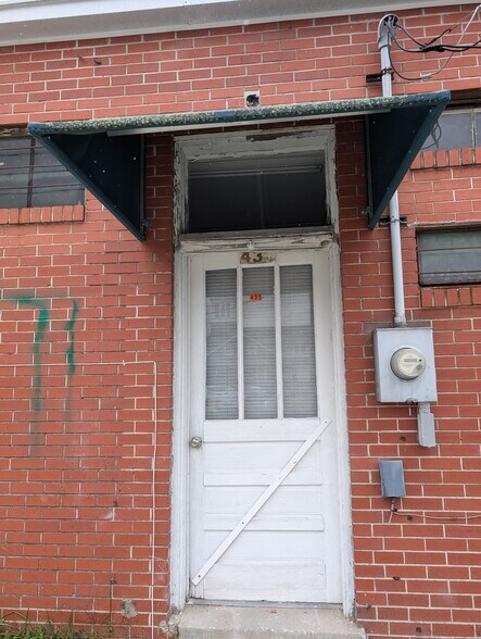 More Photos Of 435 N Church St, Hendersonville Storefront For Lease