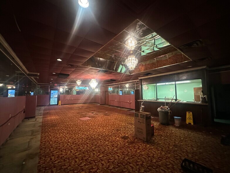More Photos Of 2101 Paris Rd, New Orleans Service Station For Lease