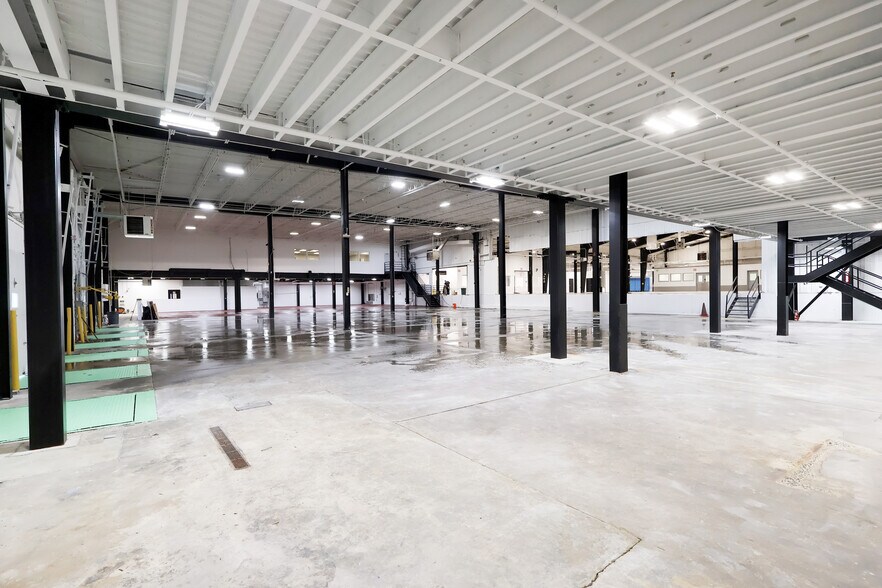 More Photos Of 218-222 Highland Ave, Salem Warehouse For Lease