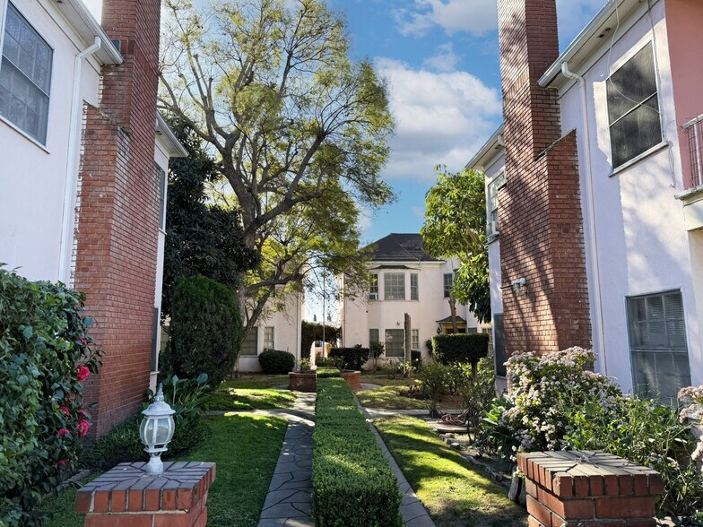 More Photos Of 416 E Windsor Rd, Glendale Apartments For Sale