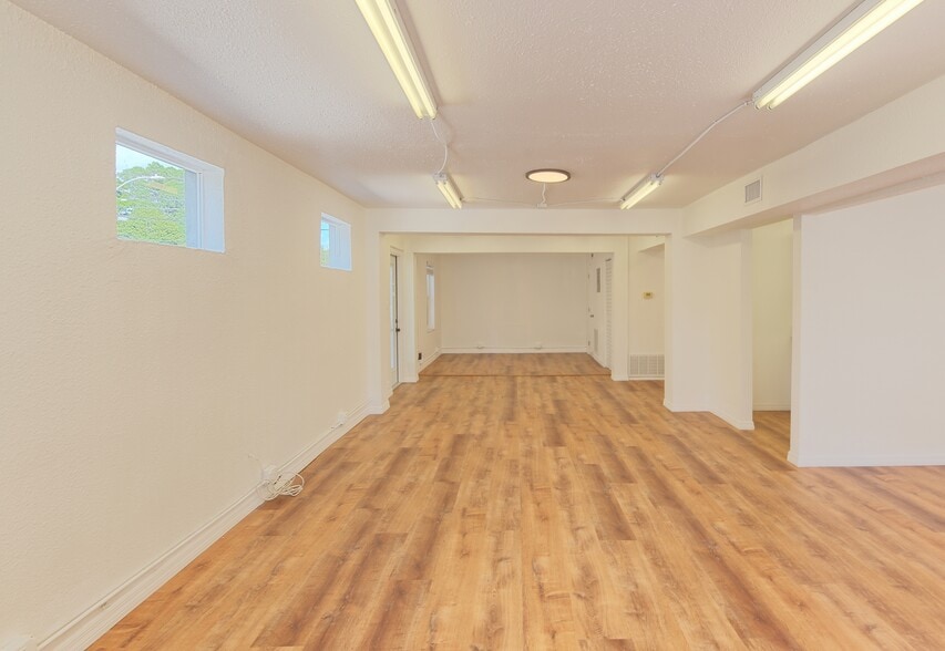 More Photos Of 1200 40th St S, Saint Petersburg Office For Sale