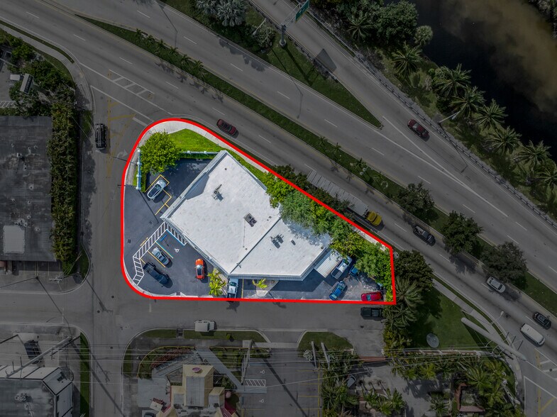 More Photos Of 887 E Okeechobee Rd, Hialeah General Retail For Sale