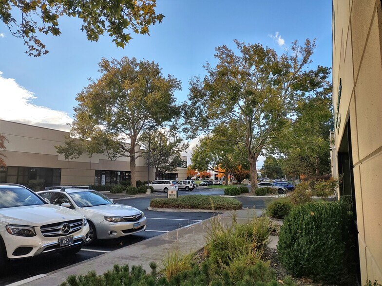 More Photos Of 1380 Greg St, Sparks Unknown For Lease