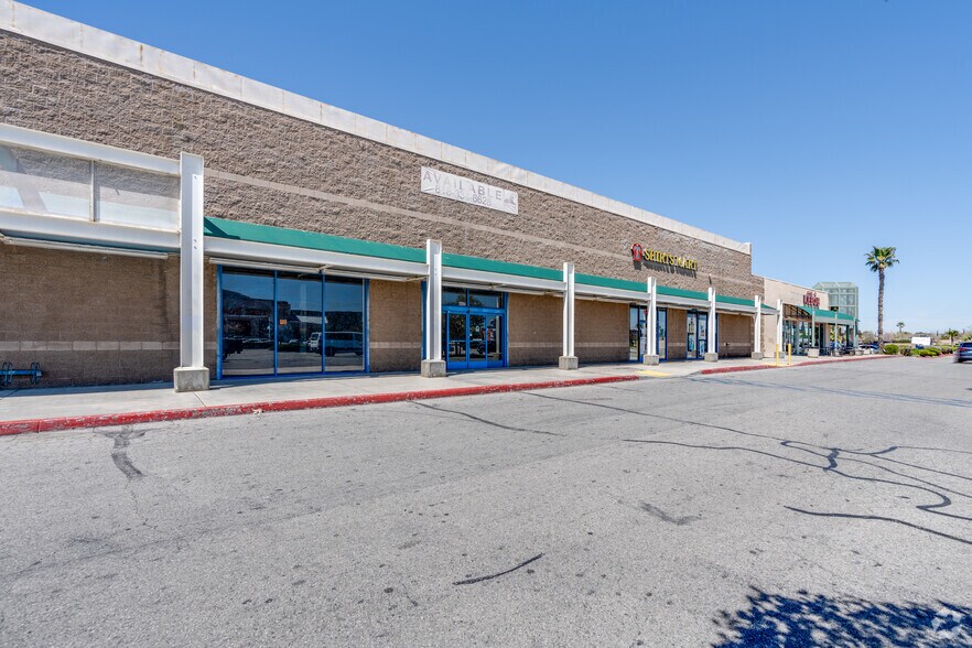 More Photos Of 330 W Rancho Vista Blvd, Palmdale Unknown For Lease