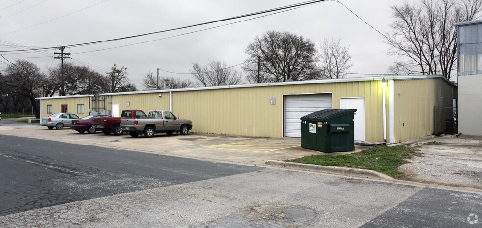 More Photos Of 1413 Sam Bass Rd, Round Rock Warehouse For Lease