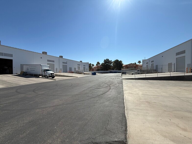 More Photos Of 6320 S Sandhill Rd, Las Vegas Warehouse For Lease