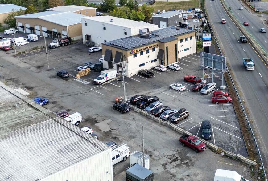 More Photos Of 28-32 Osprey Rd, Saugus Light Distribution For Lease