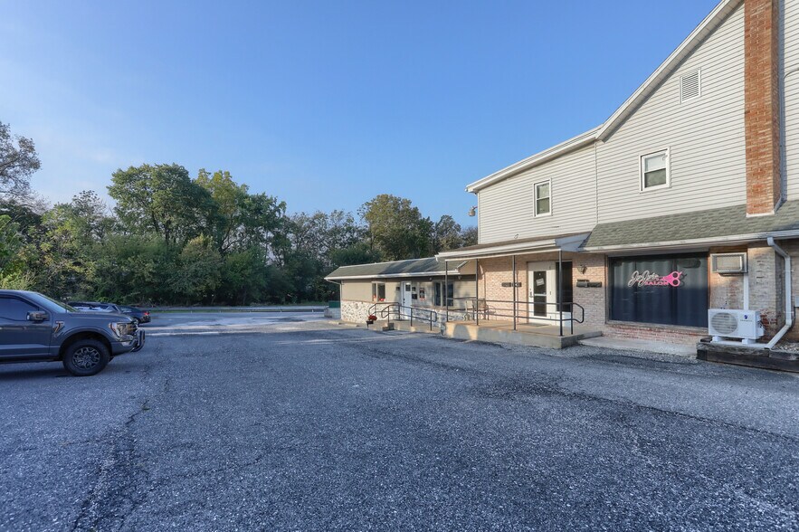 More Photos Of 2234 Cumberland St, Lebanon Storefront Retail Residential For Sale