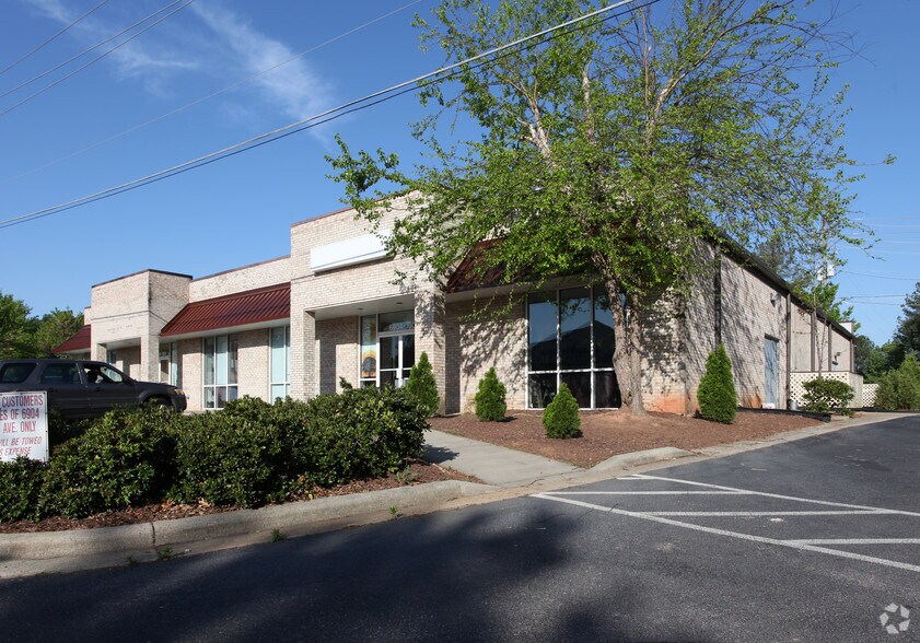 More Photos Of 6904 Glenwood Ave, Raleigh Freestanding For Lease