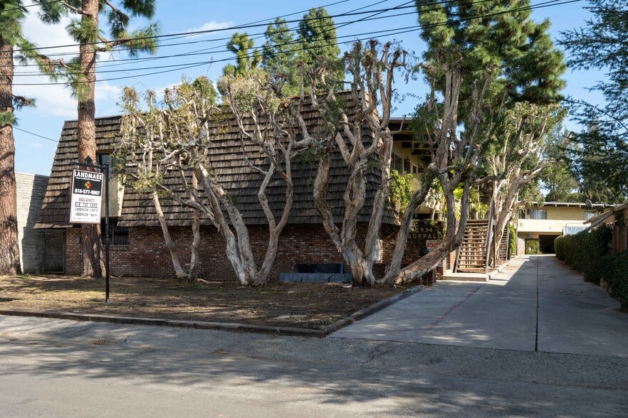 More Photos Of 5934 Buffalo Ave, Van Nuys Apartments For Sale