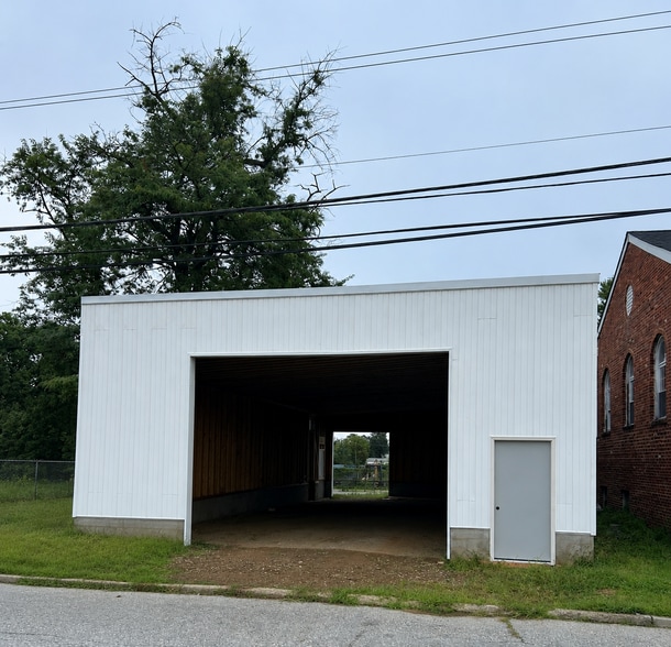 More Photos Of 832 S. Claymont St, Wilmington Industrial For Lease
