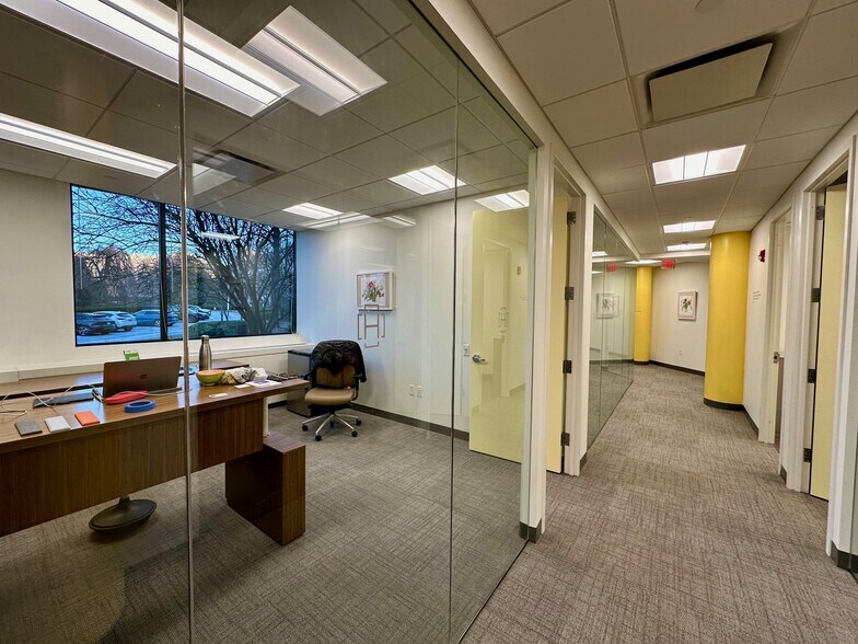 More Photos Of 1700 E Putnam Ave, Old Greenwich Office For Sale