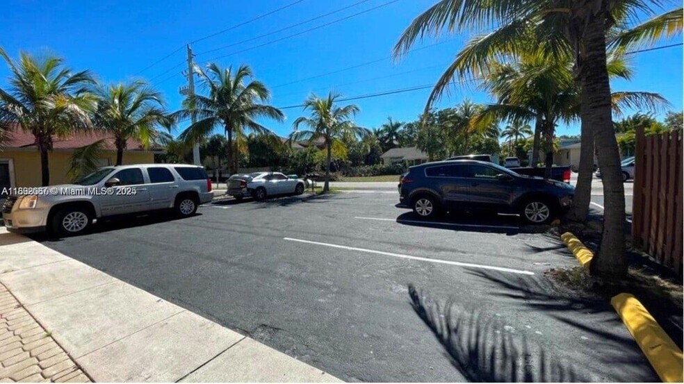 More Photos Of 401 SE 23rd Ave, Boynton Beach Apartments For Sale