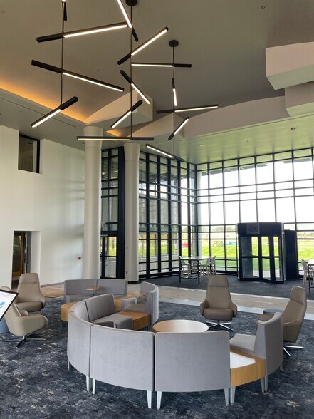 More Photos Of 9555-9595 Springboro Pike, Miamisburg Office For Lease