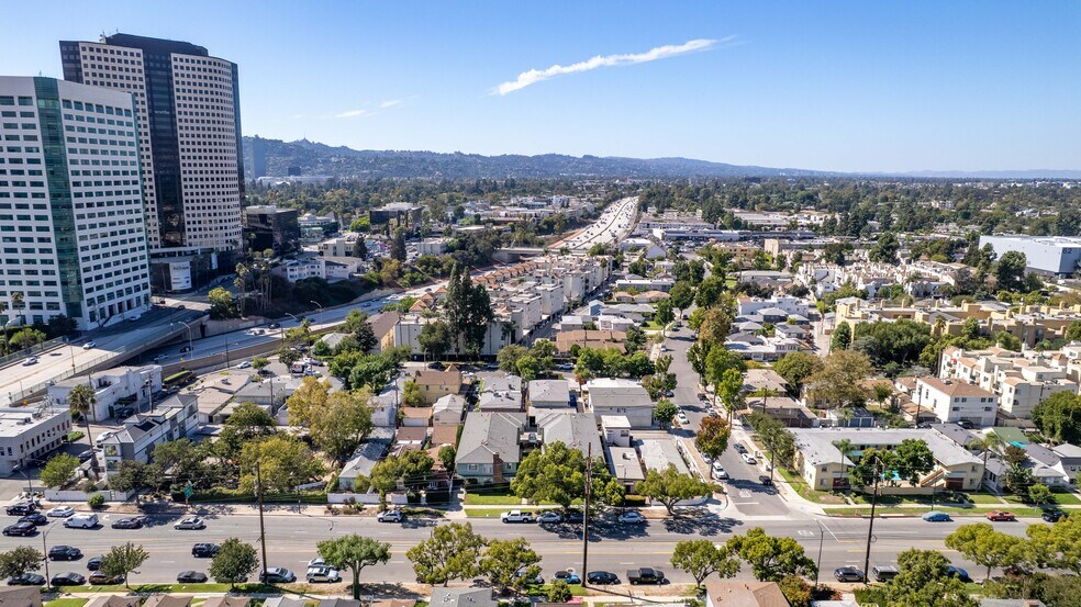 More Photos Of 233 N Hollywood Way, Burbank Apartments For Sale
