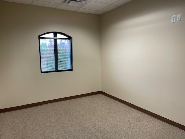 More Photos Of 2929 Crouse Ln, Burlington Medical For Lease