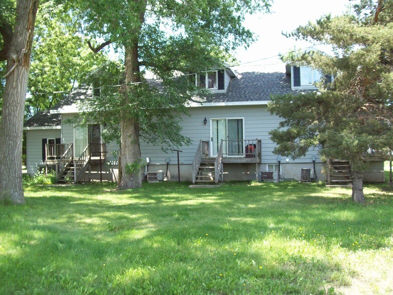 More Photos Of 103 S Madison St, Atkinson Apartments For Sale