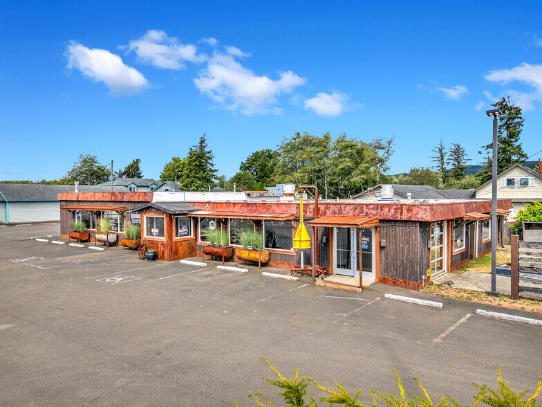 More Photos Of 780 US-101, Chinook Restaurant For Sale