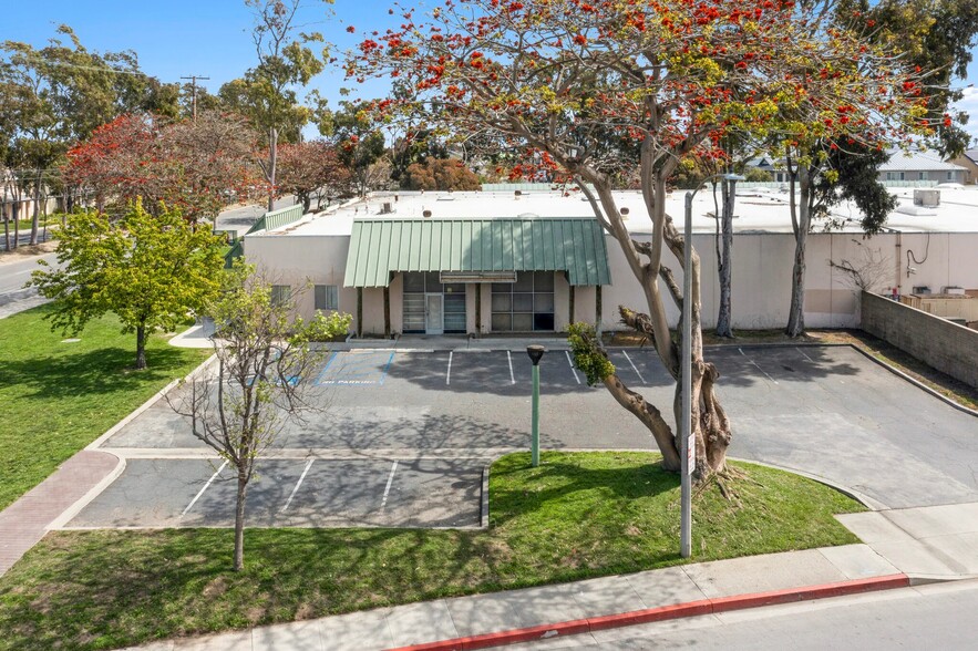 More Photos Of 700 E Port Hueneme Rd, Oxnard Warehouse For Sale