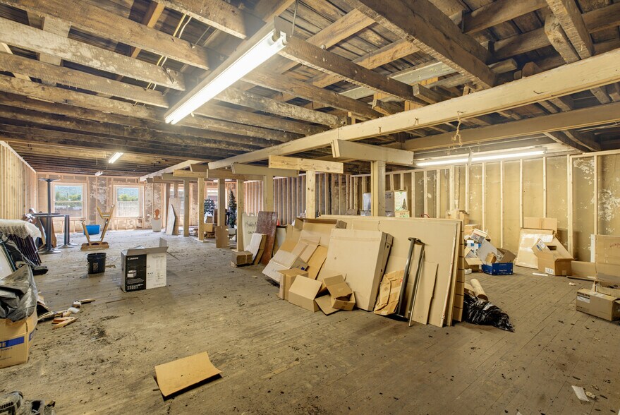 More Photos Of 329 W Main St, Waynesboro Restaurant For Sale
