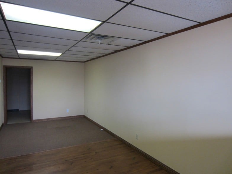 More Photos Of 5335-5337 S Campbell Ave, Springfield Office For Lease