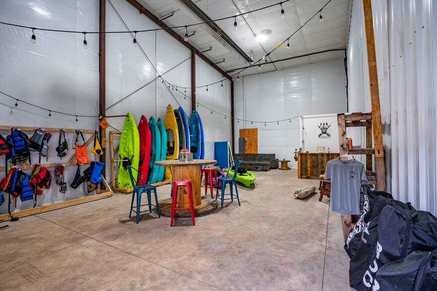 More Photos Of 2074 Commerce Dr, Medford Industrial For Lease