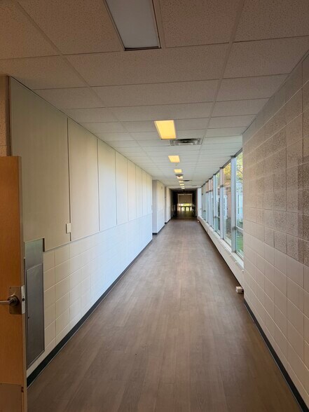 More Photos Of 255 N Miami St, Wabash Medical For Sale