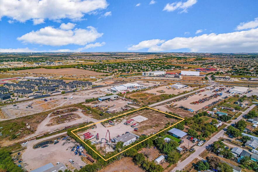 More Photos Of 12725 HWY 290 E, Manor Warehouse For Lease