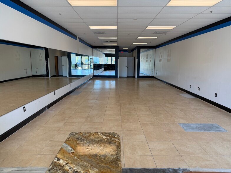 More Photos Of 4570 Lyons Rd, Coconut Creek Unknown For Lease