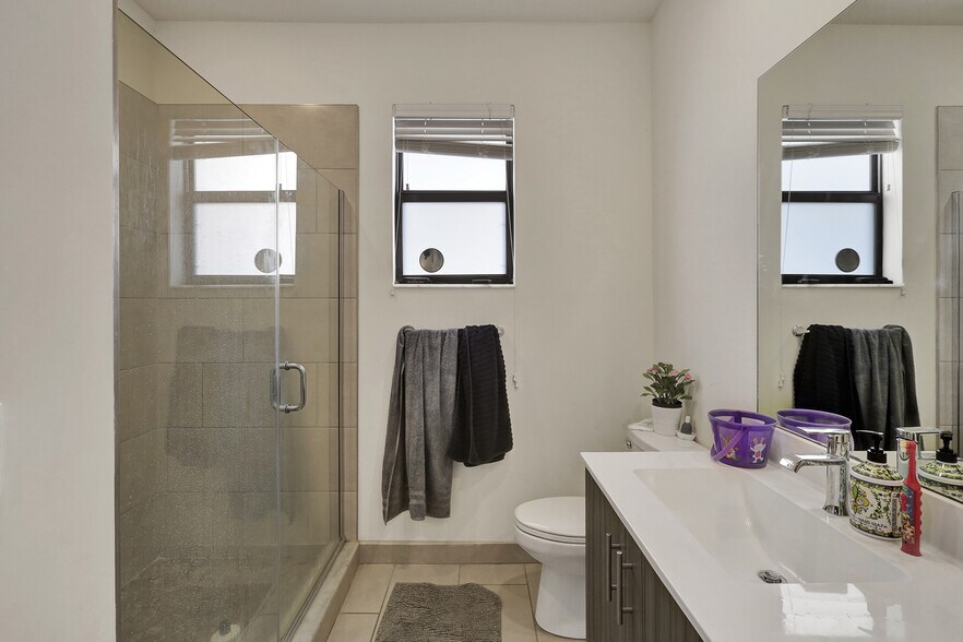 More Photos Of 15809 NW 91st Ct, Miami Lakes Specialty For Sale