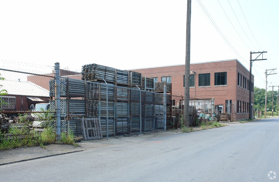 More Photos Of 501 Robb St, McKees Rocks Warehouse For Sale