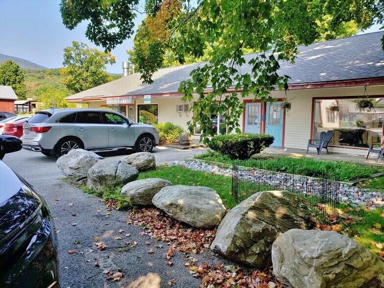 Primary Photo Of 4975 - 4977 Main Street, Manchester Center Storefront Retail Office For Sale