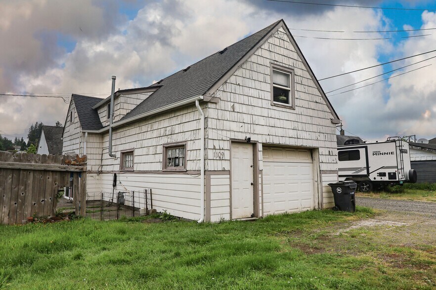 More Photos Of 1111 Chenault Ave, Hoquiam Apartments For Sale