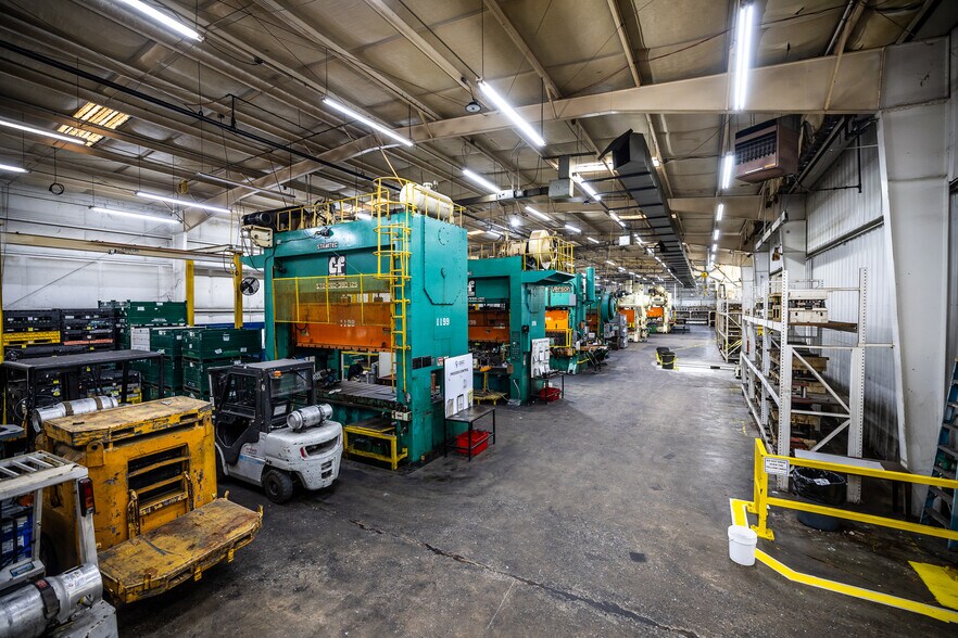 More Photos Of 5286 Circle Dr, Lake City Warehouse For Sale