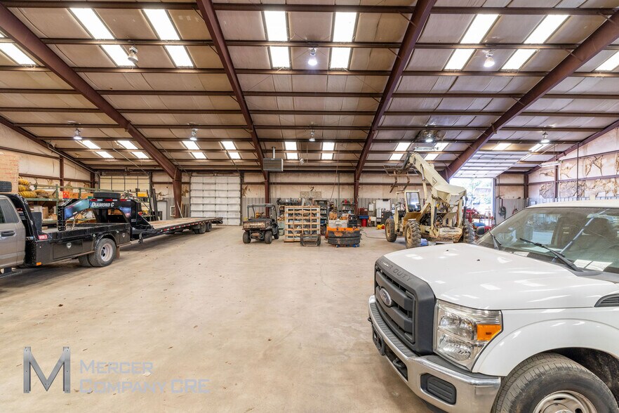 More Photos Of 1412 S Walker Ave, Oklahoma City Warehouse For Sale
