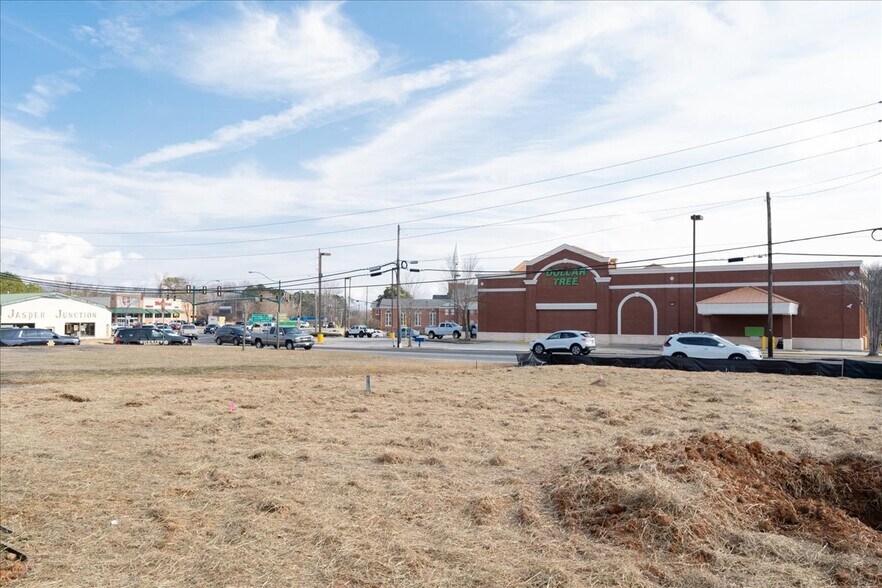 More Photos Of 30 Wall St, Jasper Auto Repair For Lease