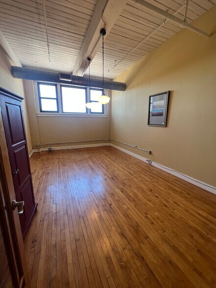More Photos Of 1000 Broadway Blvd, Kansas City Loft Creative Space For Lease