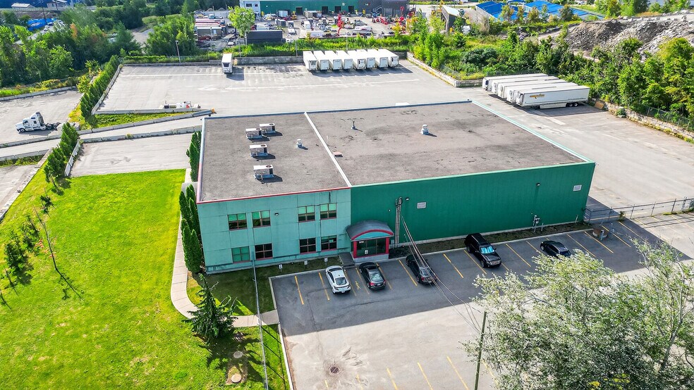 More Photos Of 500 Montée Labossière, Vaudreuil-dorion Service For Sale