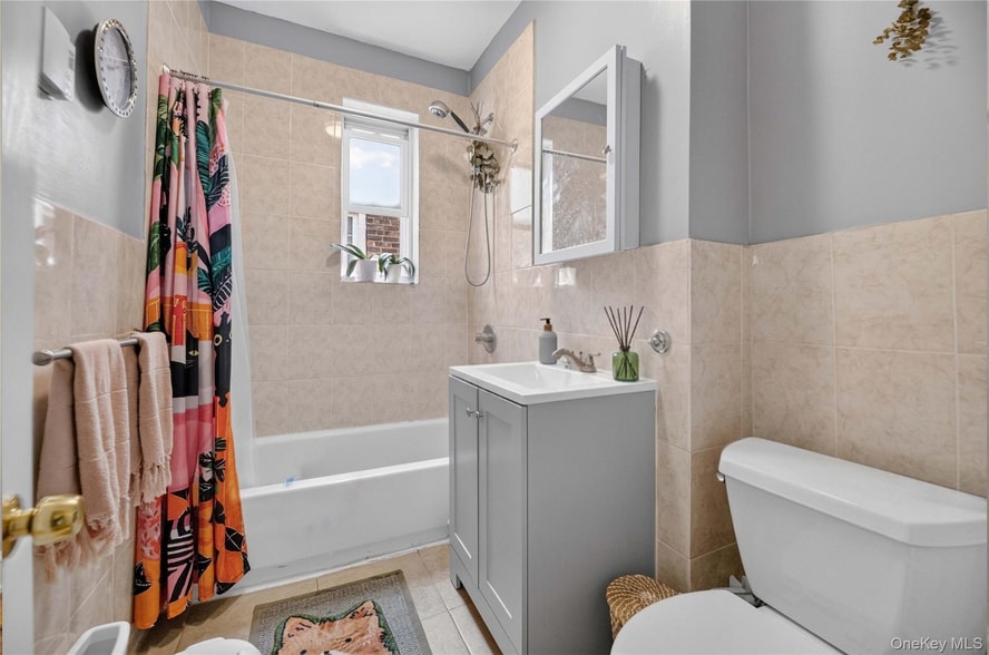 More Photos Of 994 McLean Ave, Yonkers Storefront Retail Residential For Sale