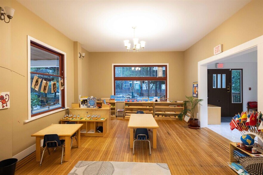 More Photos Of 4355 Granville St, Vancouver Schools For Sale