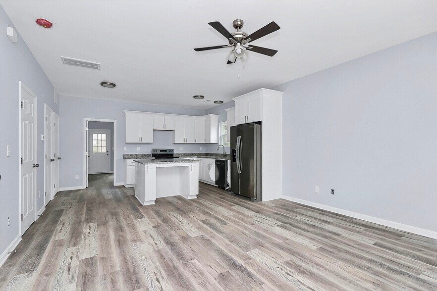 6162 Covecreek Dr, Charlotte, NC 28215 Multifamily For Sale