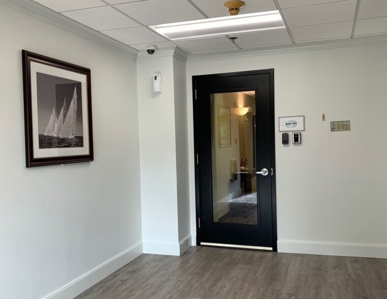 More Photos Of 147 Old Solomons Island Rd, Annapolis Medical For Sale