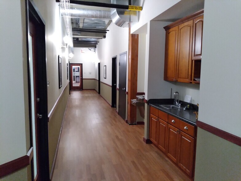 More Photos Of 5100 N Ravenswood Ave, Chicago Loft Creative Space For Lease